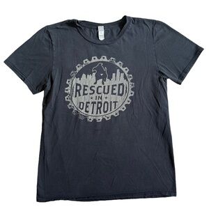 MADE IN DETROIT / DETROIT DOG RESCUE BLACK SHORT SLEEVE GRAPHIC T-SHIRT SIZE M